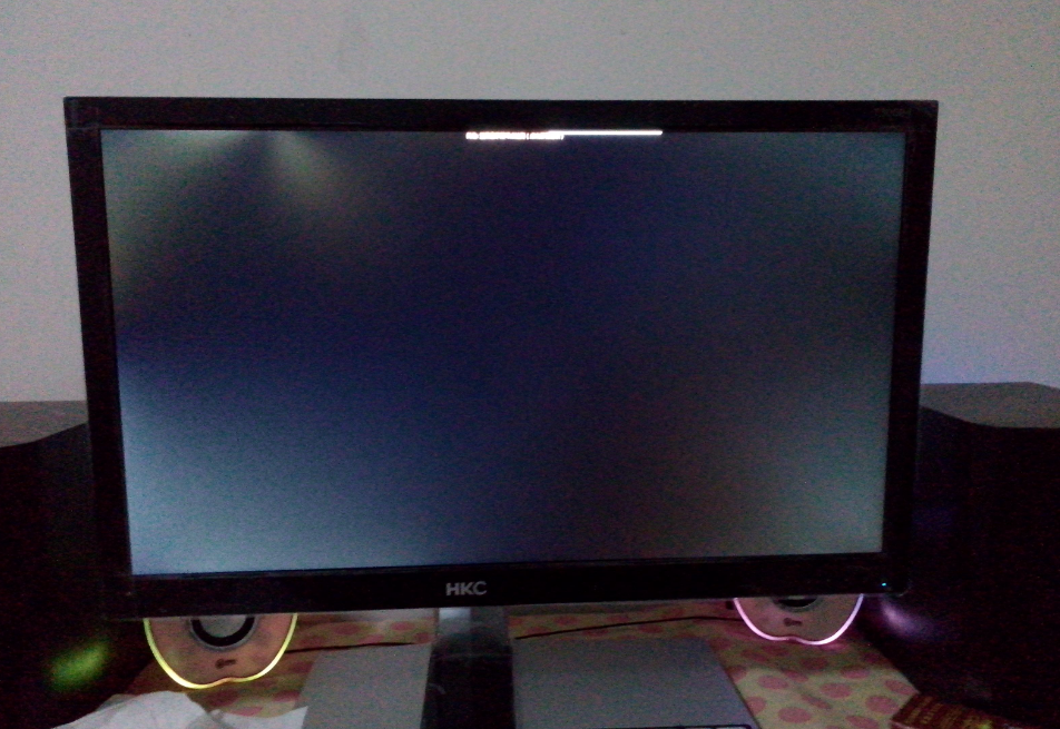 Win10專業版開機logo后黑屏怎么回事？