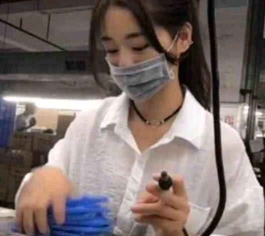 抖音工廠廠花不帶口罩長什么樣_網游直呼：別干了，我養你