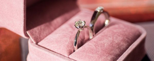 結(jié)婚紀念日發(fā)朋友圈  結(jié)婚紀念日發(fā)朋友圈有